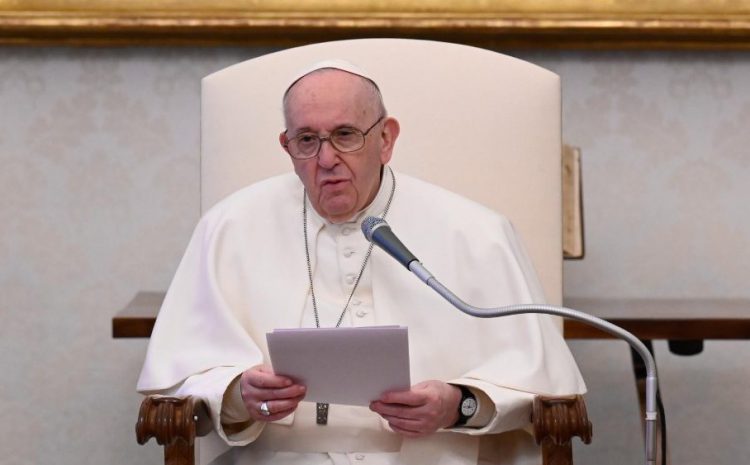  Papa Francisco pide a los comunicadores combatir las ‘fake news’ de la pandemia
